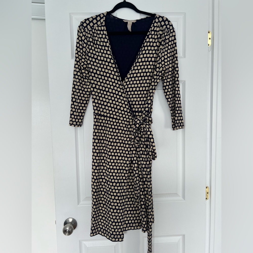 Banana Republic Navy/ Cream Geometric Wrap Dress size S